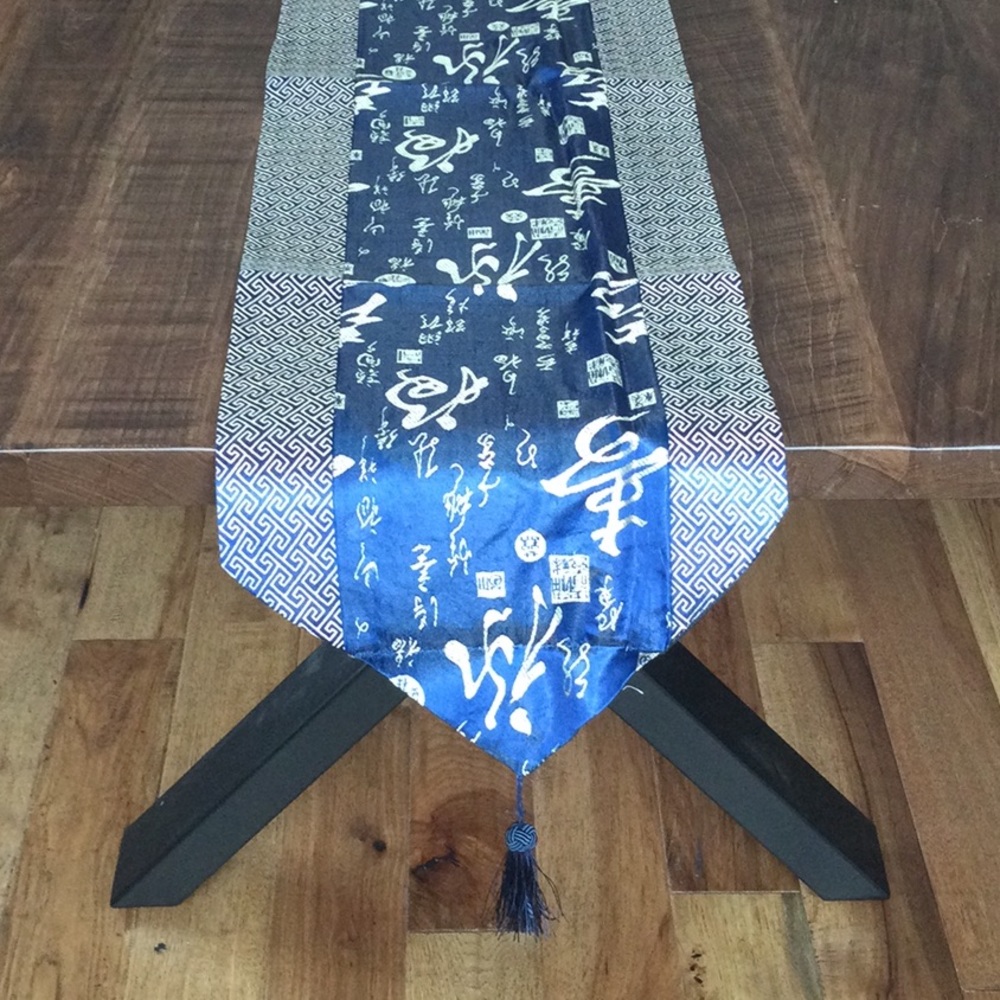 🆕 Table Runner Royal Blue NWT